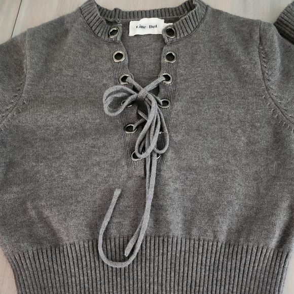 Revolve Line+Dot Lea Grommet Corset Style Lace Up Gray Sweater Small LT1798A - Picture 2 of 9
